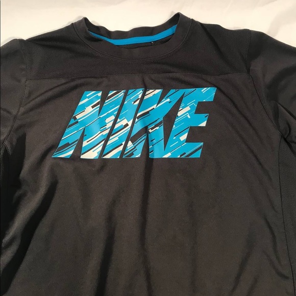 Nike Shirt - Picture 3 of 6